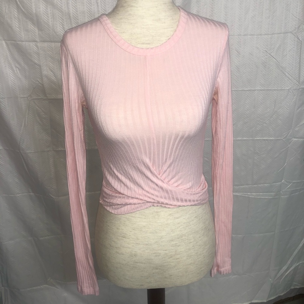 Hollister crop top with long sleeves